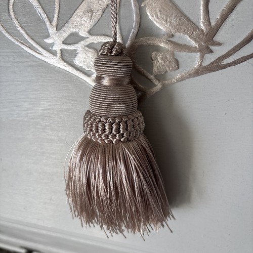 Large decorative key tassels - large,