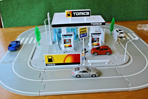 Tomy tomica service station - /tomica,