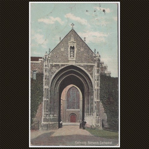 Norwich cathedral gateway - norwich,