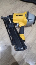 DeWalt DPN9033SM-XJ Pneumatic 33º Air Angled Magazine Framing Nailer