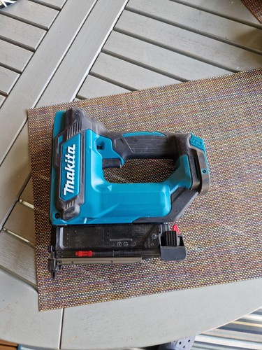 Makita pt354d 12v max cxt - max,