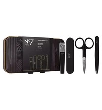No7 Men Grooming Kit –