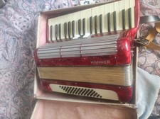 ACCORDION HOHNER TANGO IM 60 BASS RED