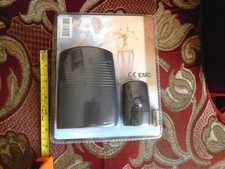wireless door bell. battery operated, 16 melodies, instructions. needs batteries