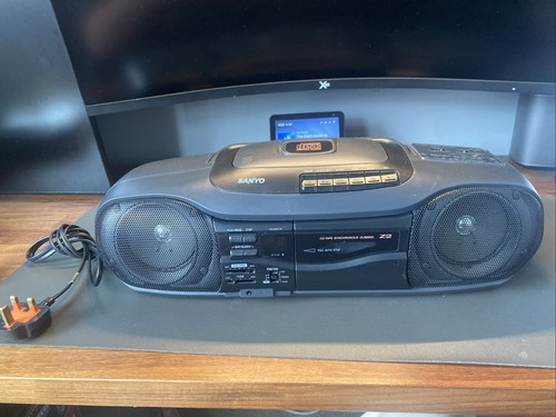 Sanyo radio cassette - radio, player