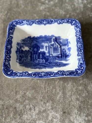 Vintage shredded wheat dish - shredded,