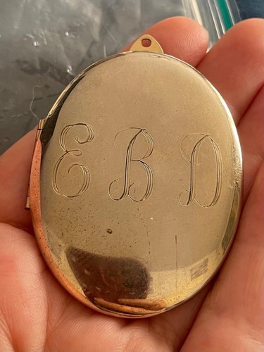 Large vintage gold tone - tone, oval