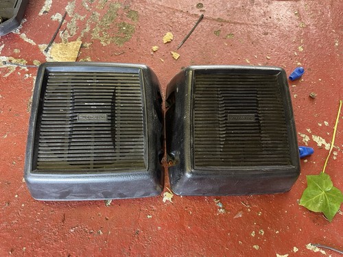 Retro 80s car speaker - retro,