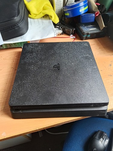 Ps4 slim console - slim,