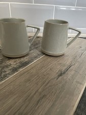 2 x POUR LA MAISON JEFF BANKS GREY TAUPE MUGS EXCELLENT CONDITION
