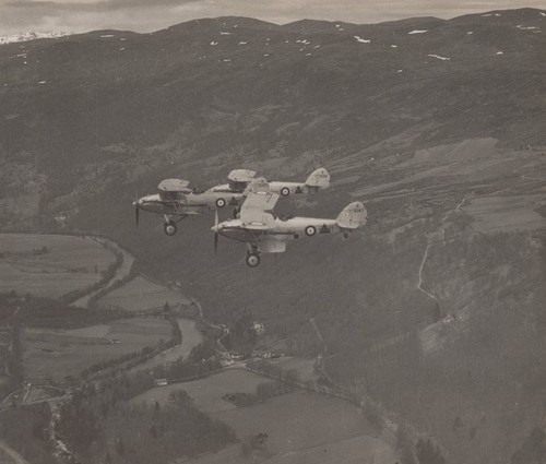 Hawker hart biplanes raf - hart,