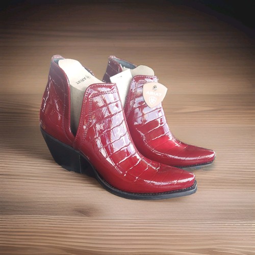New ariat red - ladies, dixon