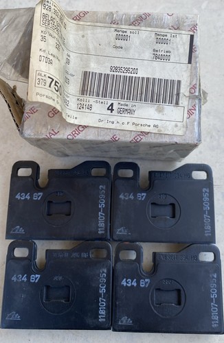 Brake pad kit 92835295200
