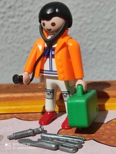 PLAYMOBIL FIGURE DOCTOR DOCTOR