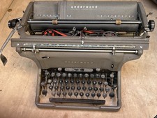 Vintage 1940s Underwood Typewriter 