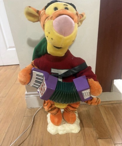 Disney tigger with accordion - disney,