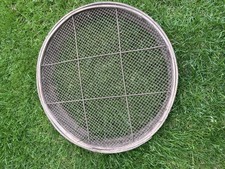 Vintage large Garden Riddle Sieve wooden/steel mesh Rustic Allotment Tool