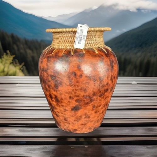 Pier imports pottery piece - pier, 1