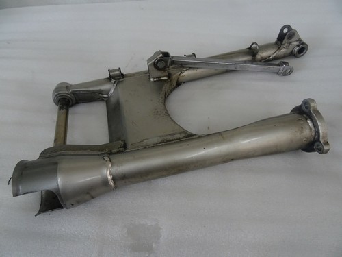 Suzuki 800 rear - 800, swingarm