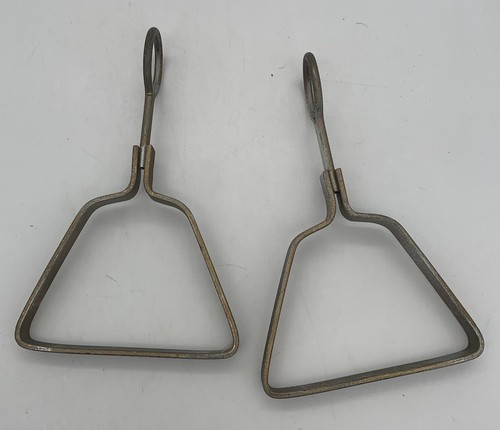 Child size metal stirrups toy - size,