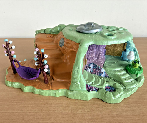 The clangers home planet - the,