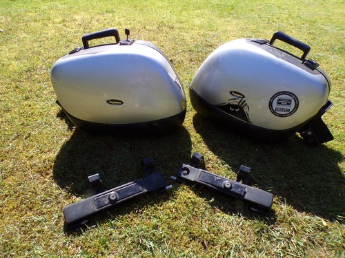 Triumph panniers with key - 2,