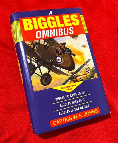 Capt johns biggles omnibus - capt,