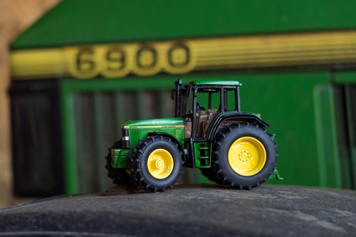 John deere scale model - deere,