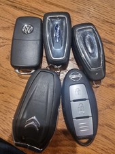 JOB LOT OF 5 USED CAR KEYS IN