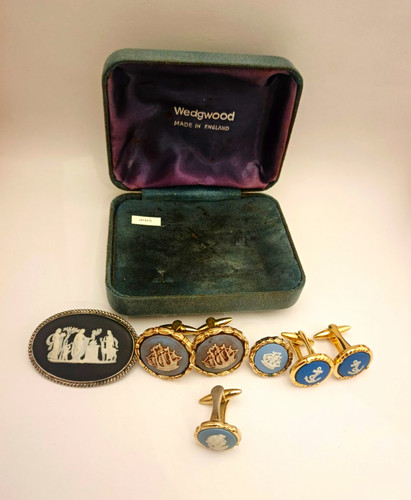 Vintage wedgwood piece - ​vintage,