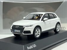 2017 Audi Q5 - Ibis White - 1/43 Scale Diecast Model Car iScale