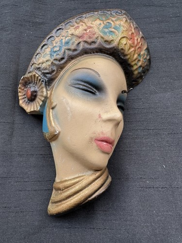 Vintage wallcharm lady head - vintage,