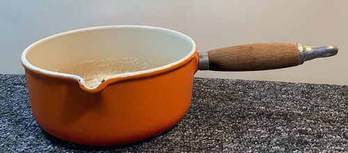 Creuset orange enamel - le,