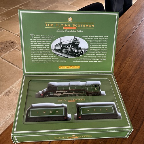 Hornby r075 lner flying - hornby,