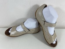 Clarks Active Air Beige Gold