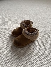 Uggs Toddler Brown Size 6