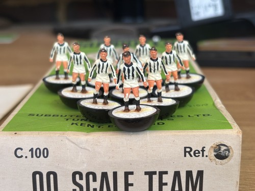 Subbuteo team ref - ref, 34