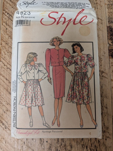 Style 4923 vintage - style, ladies
