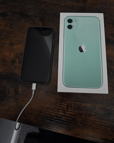 Apple iphone 64gb mint - apple, 11