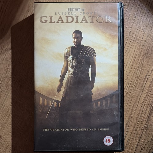 Universal gladiator vhs pal - pal, 15