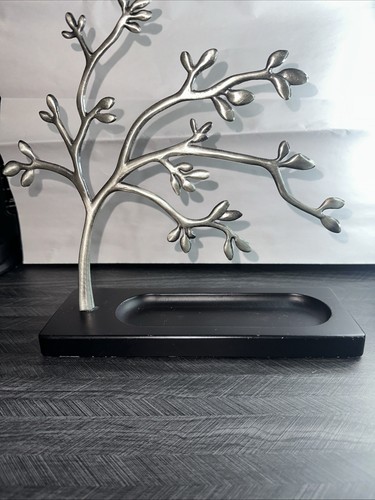 Metal tree jewelry stand - tree,