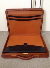 Vtg Chic Tan Leather Austrian