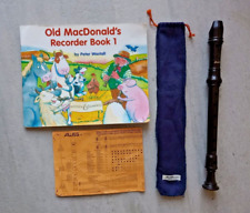 Descant Recorder - Aulos 303A-E plus Old MacDonald's book 1