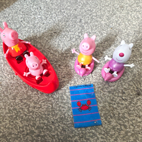 Peppa pig plastic figure set - plastic,