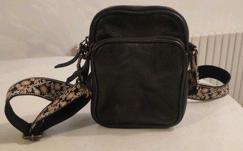 Fat face leather small - face,