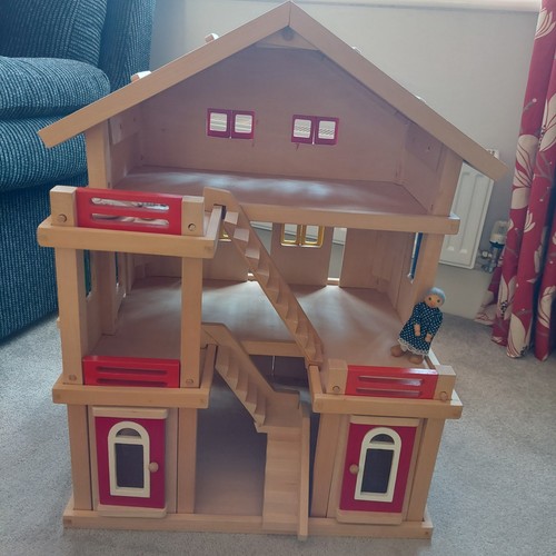Beautiful wooden dolls house - dolls,