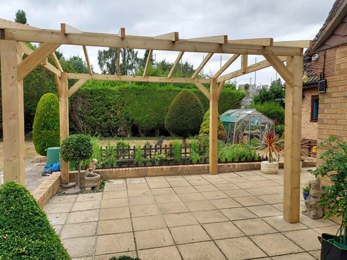 Heavy duty hot tub - hot, wood