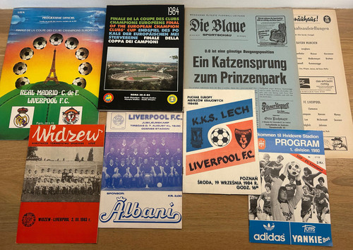 Football programmes - -,