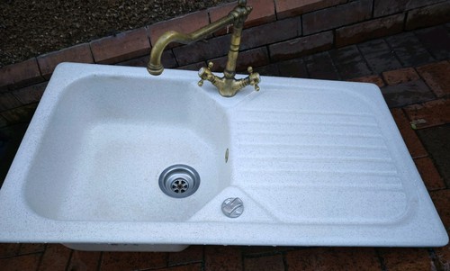 Traditional kitchen sink - traditional,