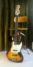 Squier by Fender Affinity Jazz